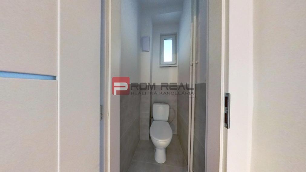 PREDAJ 4-izbový byt s 2 balkónmi Staré Mesto - Krížna 95m2