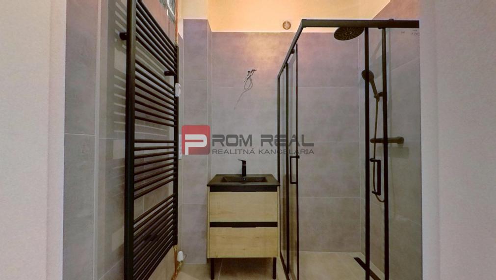 PREDAJ 4-izbový byt s 2 balkónmi Staré Mesto - Krížna 95m2