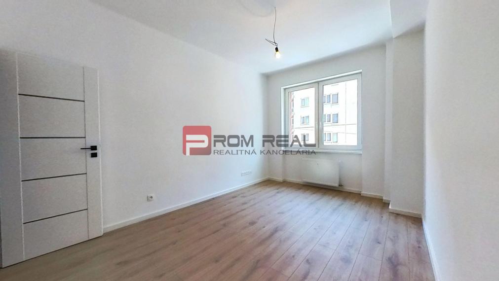 PREDAJ 4-izbový byt s 2 balkónmi Staré Mesto - Krížna 95m2