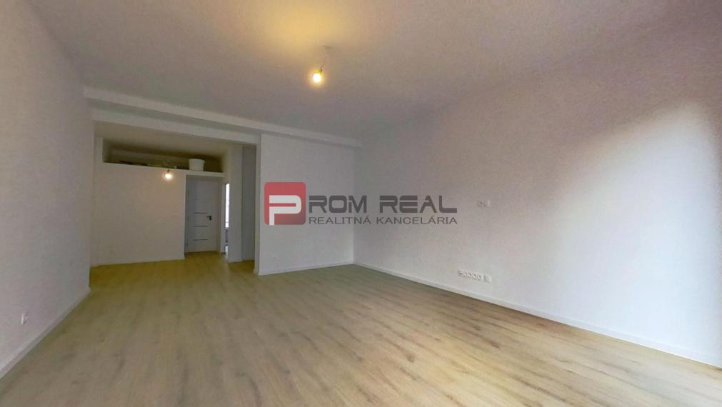 PREDAJ 4-izbový byt s 2 balkónmi Staré Mesto - Krížna 95m2