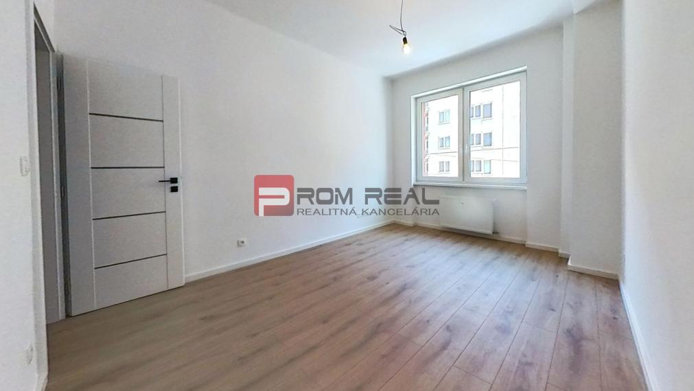 PREDAJ 4-izbový byt s 2 balkónmi Staré Mesto - Krížna 95m2