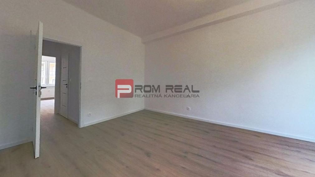 PREDAJ 4-izbový byt s 2 balkónmi Staré Mesto - Krížna 95m2