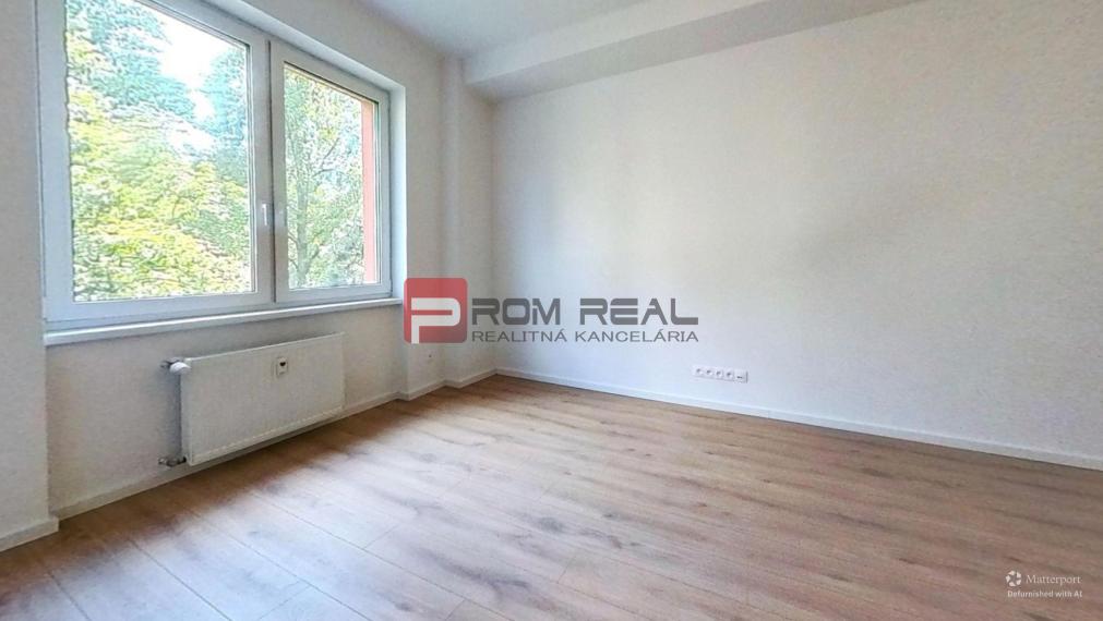 PREDAJ 4-izbový byt s 2 balkónmi Staré Mesto - Krížna 95m2