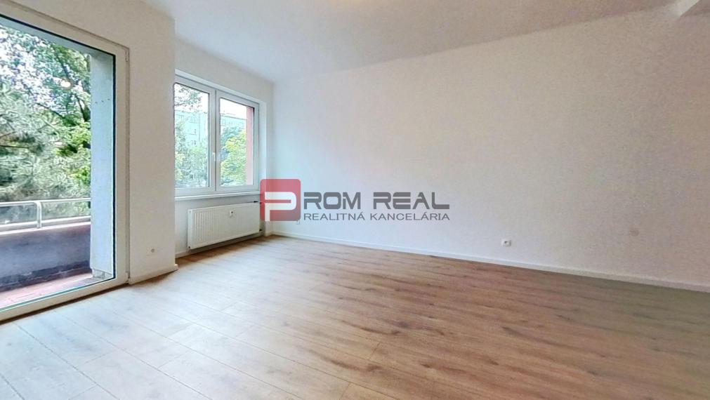 PREDAJ 4-izbový byt s 2 balkónmi Staré Mesto - Krížna 95m2