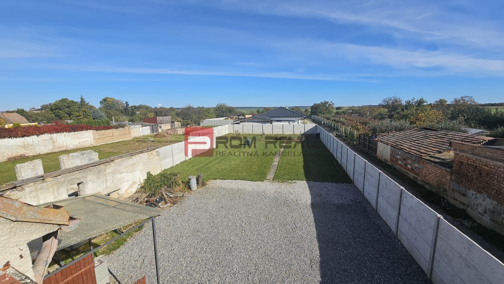 Na predaj rodinný dom Slovenský Grob, pivnica, pozemok 830m2