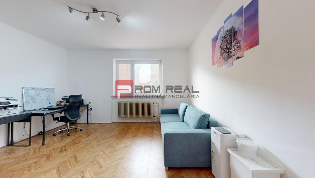 Na predaj rodinný dom Slovenský Grob, pivnica, pozemok 830m2