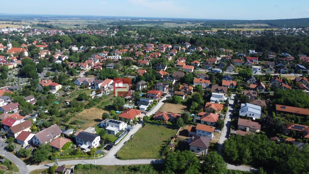 PREDAJ Najkrajší pozemok v Stupave Révová ulica 738 m2
