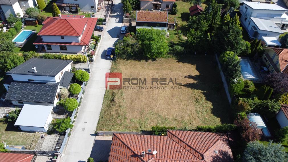 PREDAJ Najkrajší pozemok v Stupave Révová ulica 738 m2