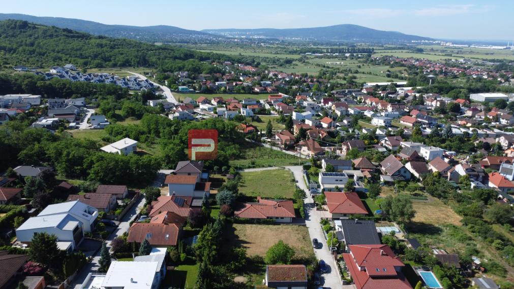 PREDAJ Najkrajší pozemok v Stupave Révová ulica 738 m2