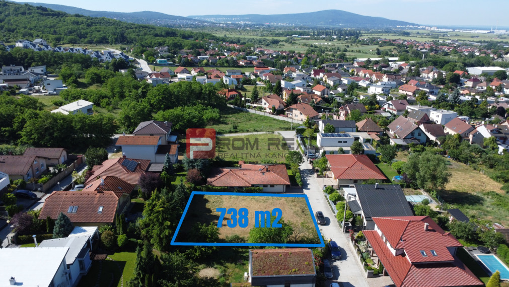 PREDAJ Najkrajší pozemok v Stupave Révová ulica 738 m2