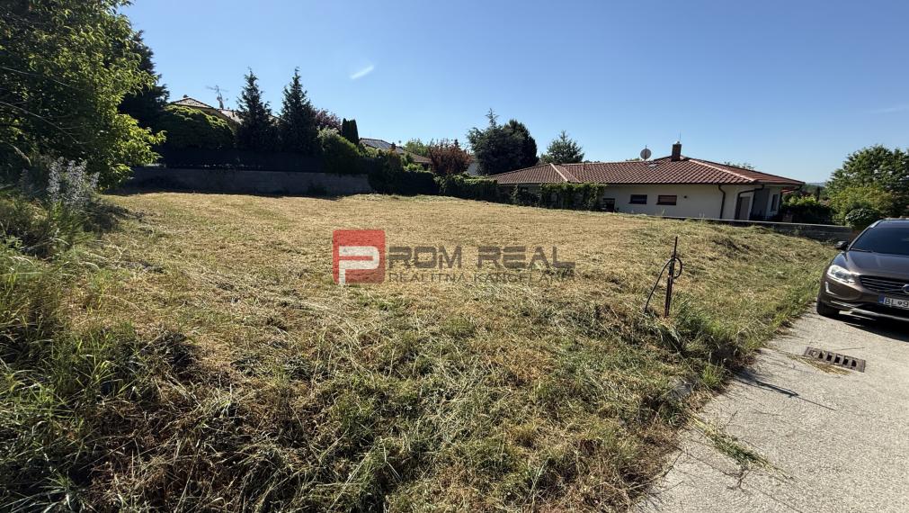 PREDAJ Najkrajší pozemok v Stupave Révová ulica 738 m2