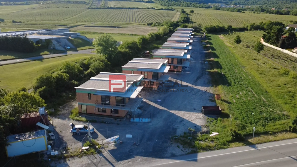 4-izbový mezonet so záhradou v projekte PRI KAPLNKE – Dubová, Malé Karpaty