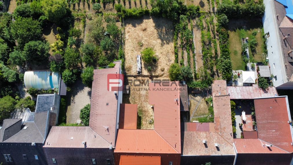 Veľkorysý rodinný dom po rekonštrukcii pri centre Modry