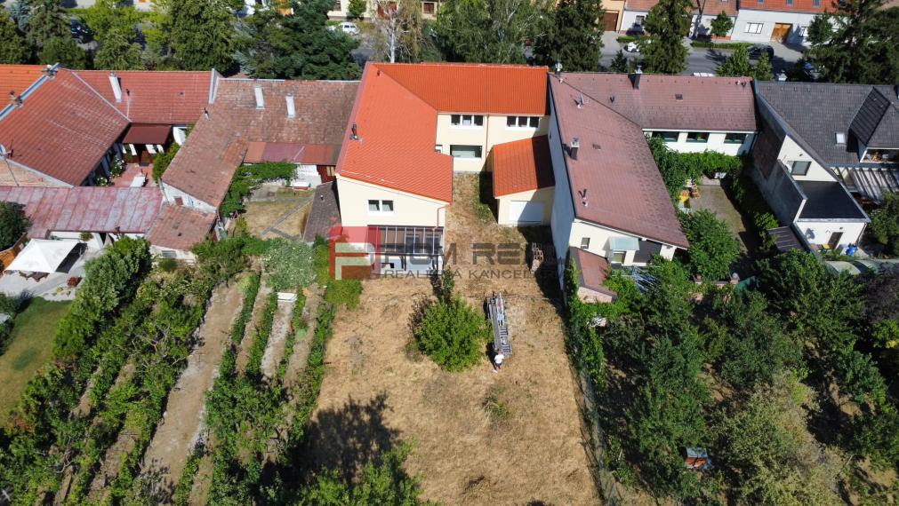Veľkorysý rodinný dom po rekonštrukcii pri centre Modry