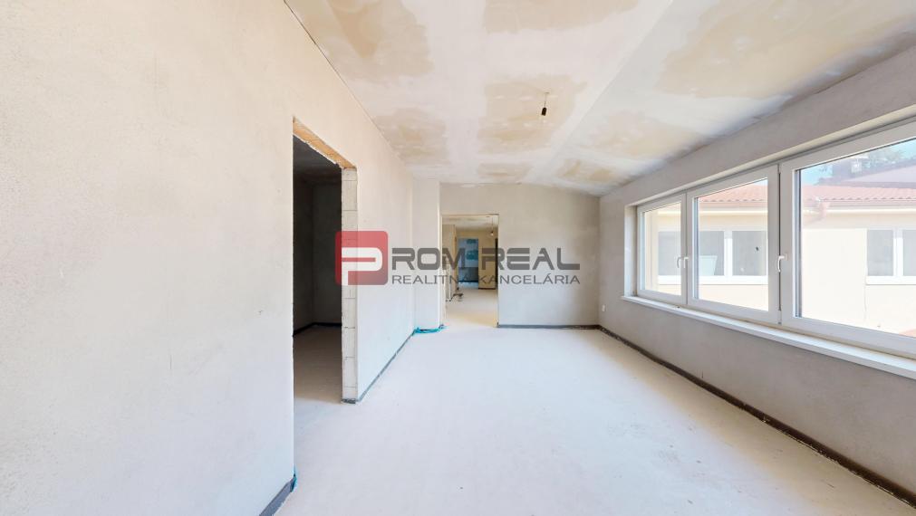 Veľkorysý rodinný dom po rekonštrukcii pri centre Modry