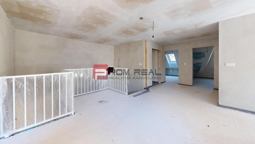 Veľkorysý rodinný dom po rekonštrukcii pri centre Modry
