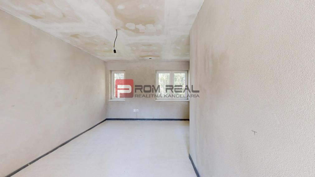 Veľkorysý rodinný dom po rekonštrukcii pri centre Modry