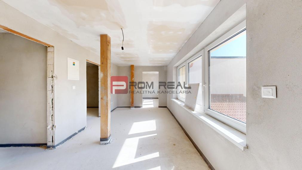 Veľkorysý rodinný dom po rekonštrukcii pri centre Modry