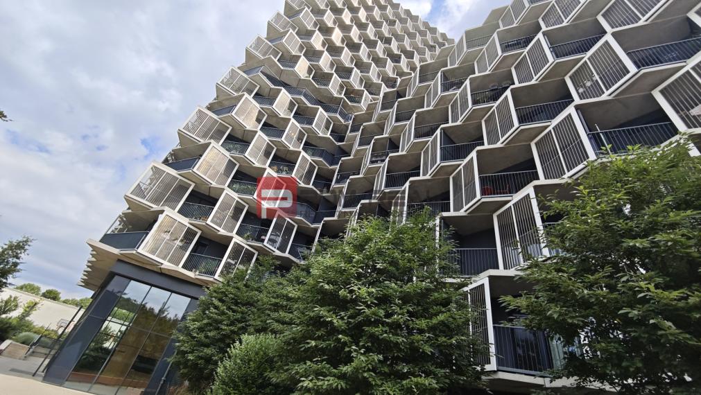 Na prenájom krásny 2 izb. byt s parkovaním a balkónom -  Guthaus