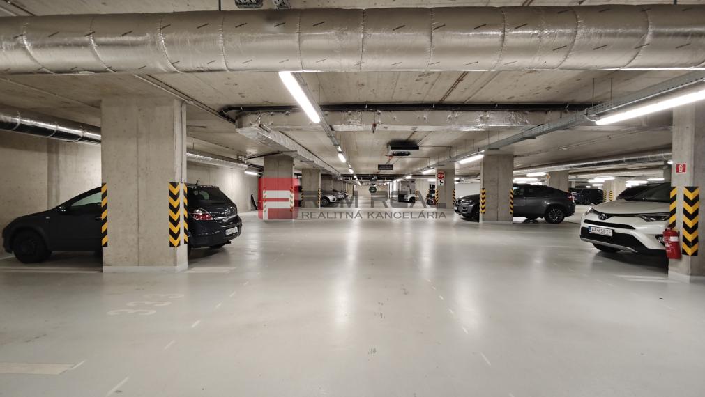 Na prenájom krásny 2 izb. byt s parkovaním a balkónom -  Guthaus