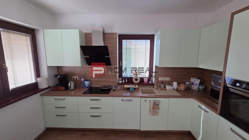 PRENÁJOM 5-izbový  RD 140 m2 Záhorská Bystrica