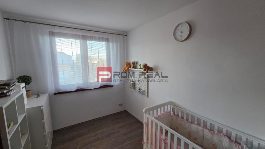 PRENÁJOM 5-izbový  RD 140 m2 Záhorská Bystrica