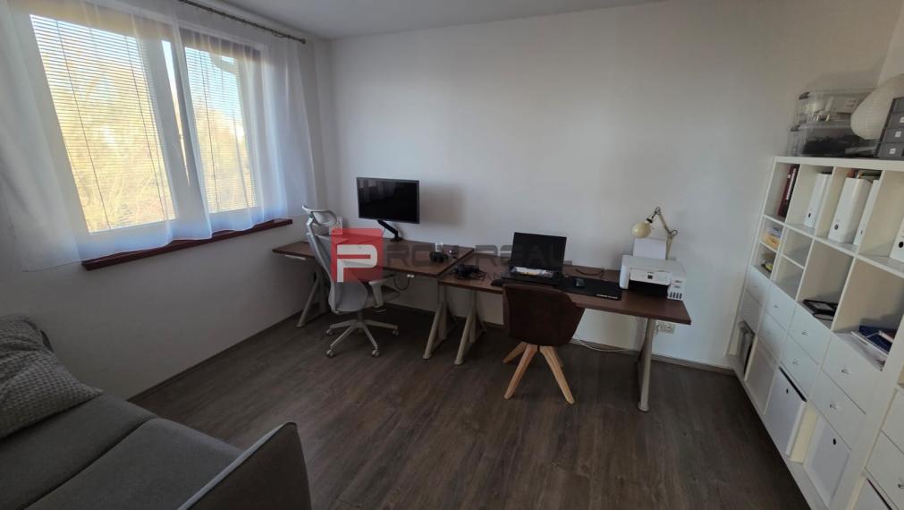 PRENÁJOM 5-izbový  RD 140 m2 Záhorská Bystrica