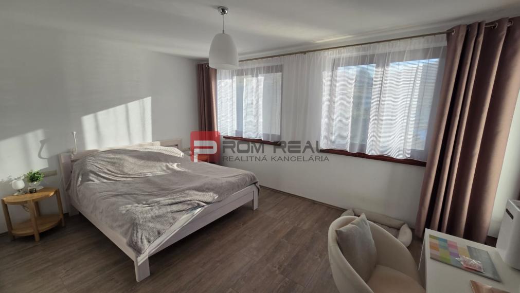 PRENÁJOM 5-izbový  RD 140 m2 Záhorská Bystrica