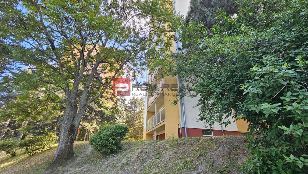 Na prenájom 3 izbový byt s veľkou loggiou Bratislava Rača