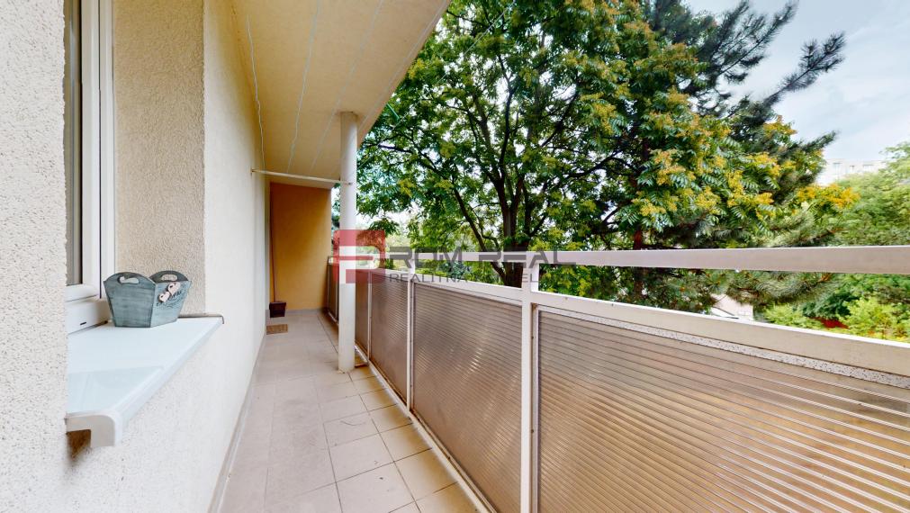 Na prenájom 3 izbový byt s veľkou loggiou Bratislava Rača