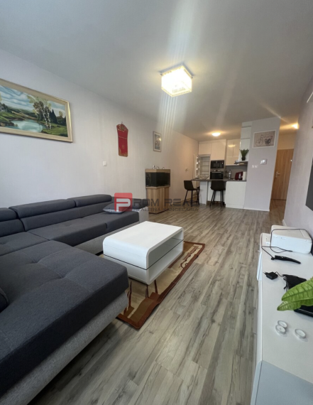 Priestranný 3-izbový byt s parkovacím miestom na prenájom | Nobelova ulica, Bratislava – Nové Mesto