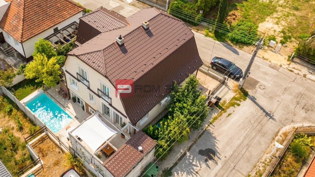 PREDAJ 8 izbový rodinný dom v centre Pezinka