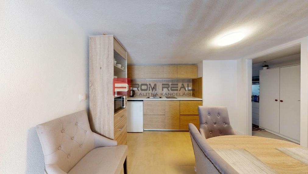 PREDAJ 8 izbový rodinný dom v centre Pezinka