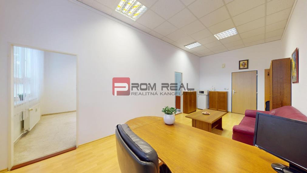 Na prenájom administratívny / obchodný priestor pri centre