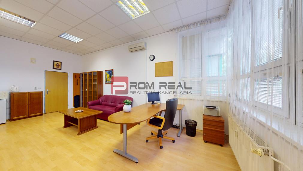 Na prenájom administratívny / obchodný priestor pri centre
