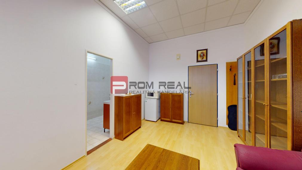 Na prenájom administratívny / obchodný priestor pri centre