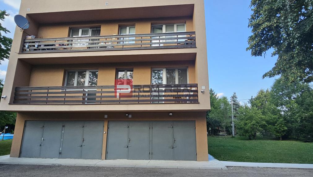 Na prenájom veľký 4 izbový byt s parkovaním Pezinok