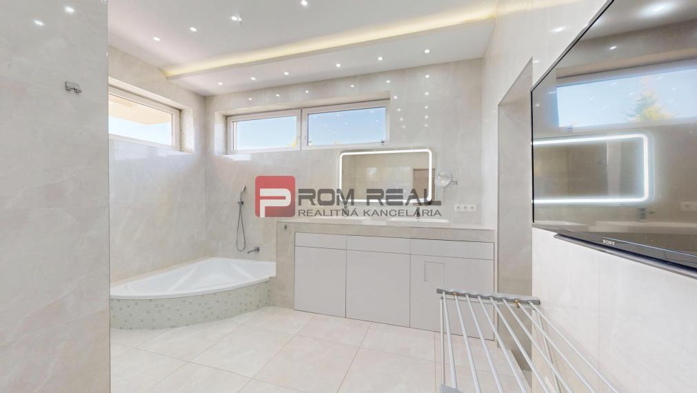 6i DVOJGENERAČNÝ DOM PO REKONŠTRUKCII S VEĽKÝM POZEMKOM A SMARTHOME – ŇÁRAD