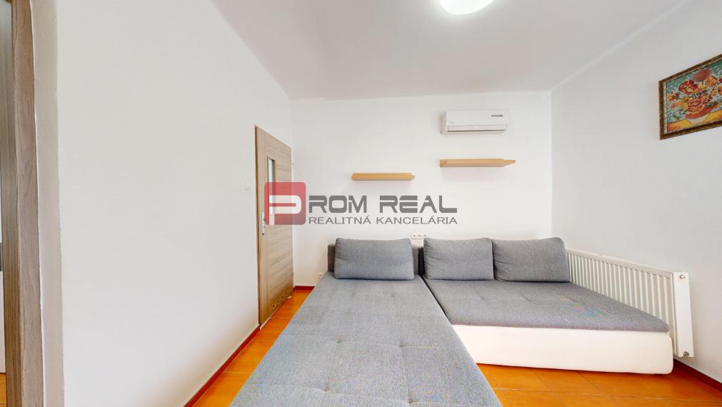 6i DVOJGENERAČNÝ DOM PO REKONŠTRUKCII S VEĽKÝM POZEMKOM A SMARTHOME – ŇÁRAD