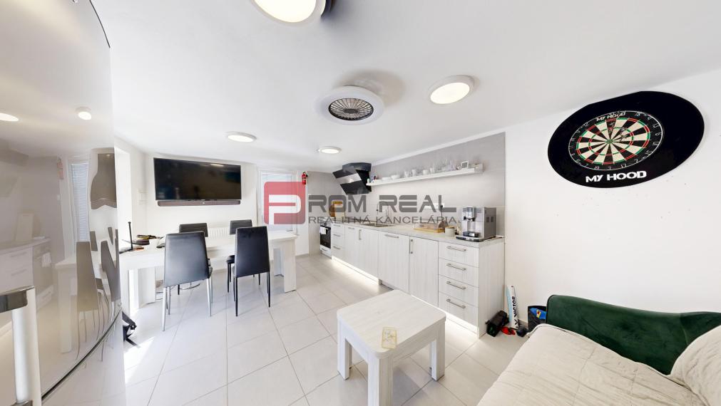 6i DVOJGENERAČNÝ DOM PO REKONŠTRUKCII S VEĽKÝM POZEMKOM A SMARTHOME – ŇÁRAD