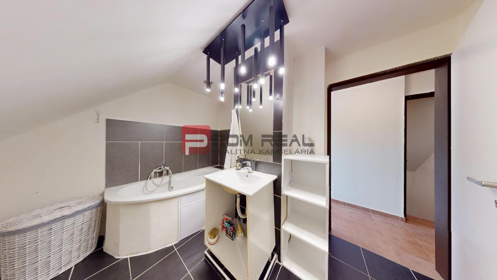 Prenájom - Priestranná časť rodinného domu | BORINKA | 900 € VRÁTANE ENERGIÍ