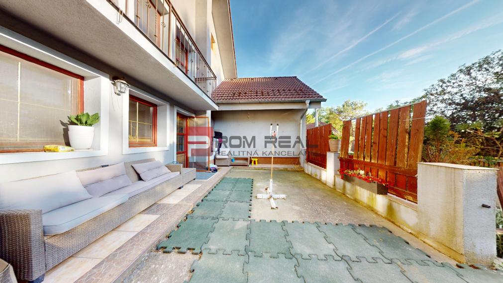Viacgeneračný RD pod lesom v Borinke | 3 samostatné byty | Ideálny na bývanie aj investíciu