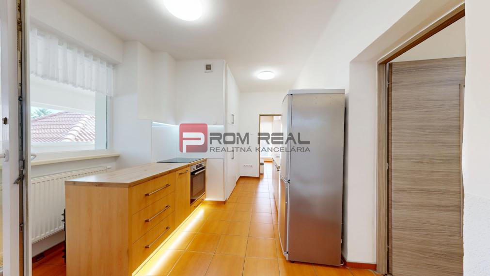 6i DVOJGENERAČNÝ DOM PO REKONŠTRUKCII S VEĽKÝM POZEMKOM A SMARTHOME – ŇÁRAD