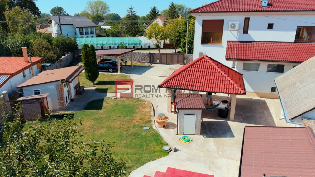 6i DVOJGENERAČNÝ DOM PO REKONŠTRUKCII S VEĽKÝM POZEMKOM A SMARTHOME – ŇÁRAD