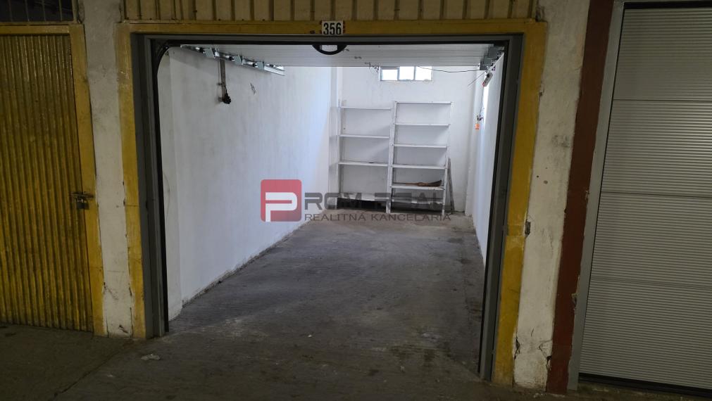 Na predaj garáž Pionierska s elektrickou garážovou bránou