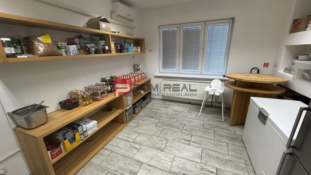 PRENÁJOM - Zabehnuté Bistro v centre BA na odstúpenie 🍵