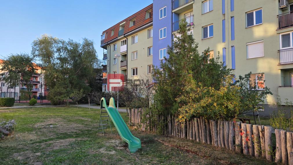 Na predaj veľkometrážny 4 izbový byt Pezinok Muškát