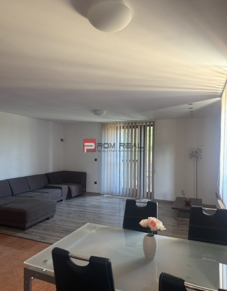 🏡 Priestor, krb a pokojná atmosféra: Bývajte v priestrannom 5-izbovom dome v srdci Modry!