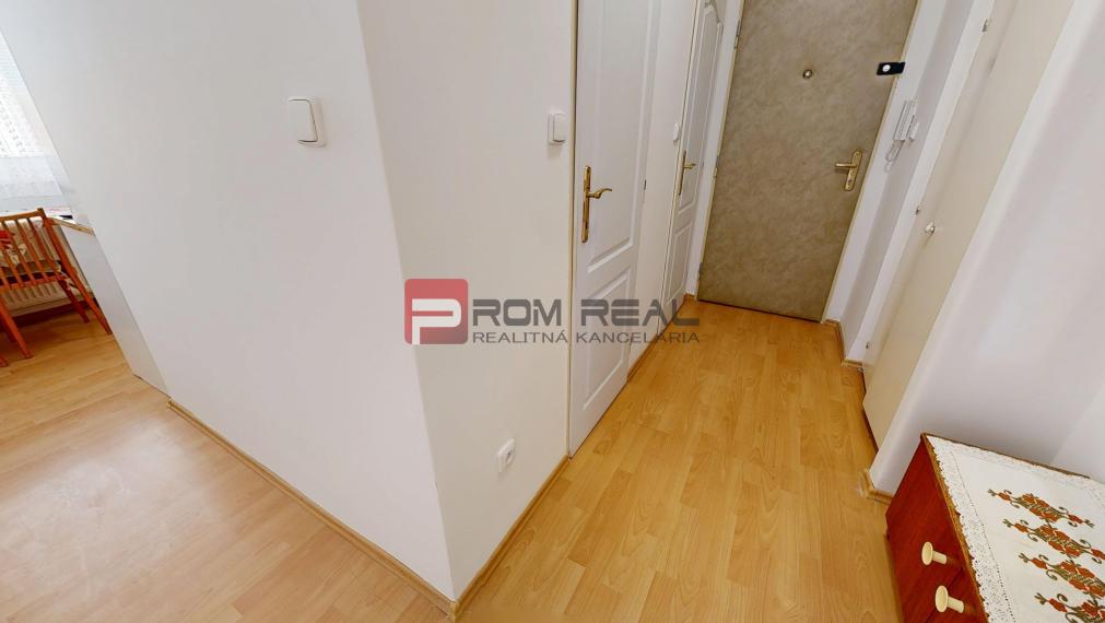 PRENÁJOM 2 izbový byt s balkónom v CENTRUM Pezinok Zahradná