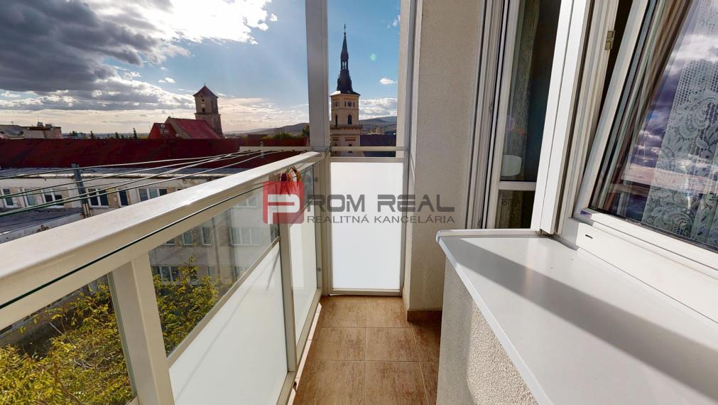 PRENÁJOM 2 izbový byt s balkónom v CENTRUM Pezinok Zahradná